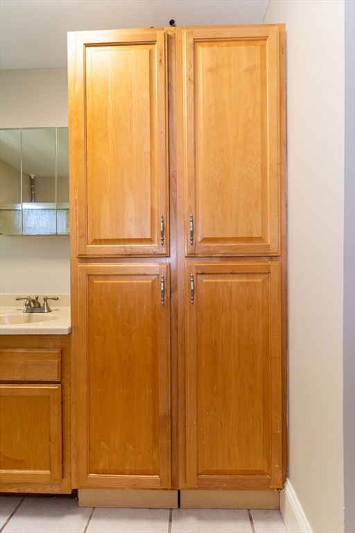 373 Whetstone Hill Road Somerset, MA 02726 - Photo 18 of 40 Gallery Image 18