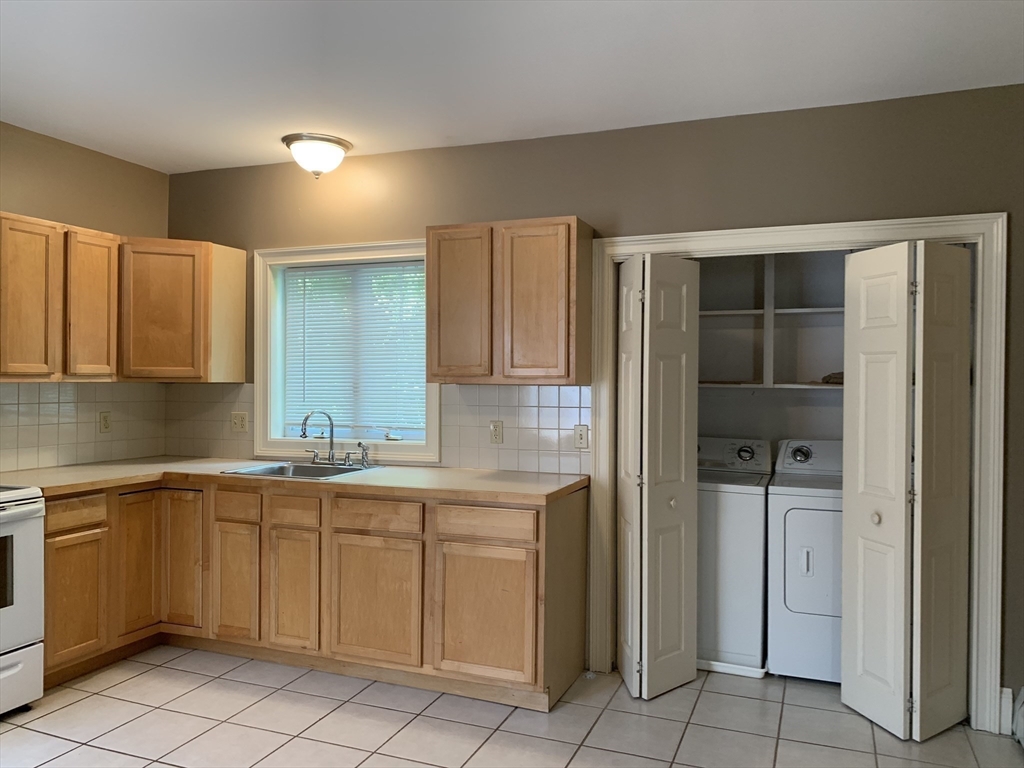 373 Whetstone Hill Road Somerset, MA 02726 - Photo 21 of 40 Gallery Image 21