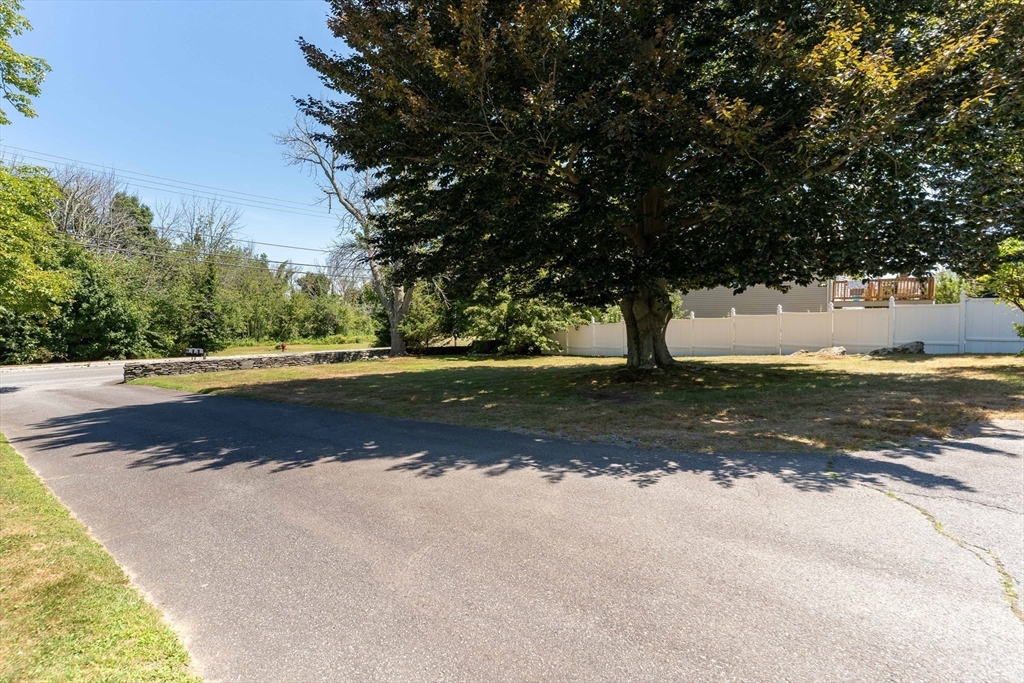 373 Whetstone Hill Road Somerset, MA 02726 - Photo 6 of 40 Gallery Image 6