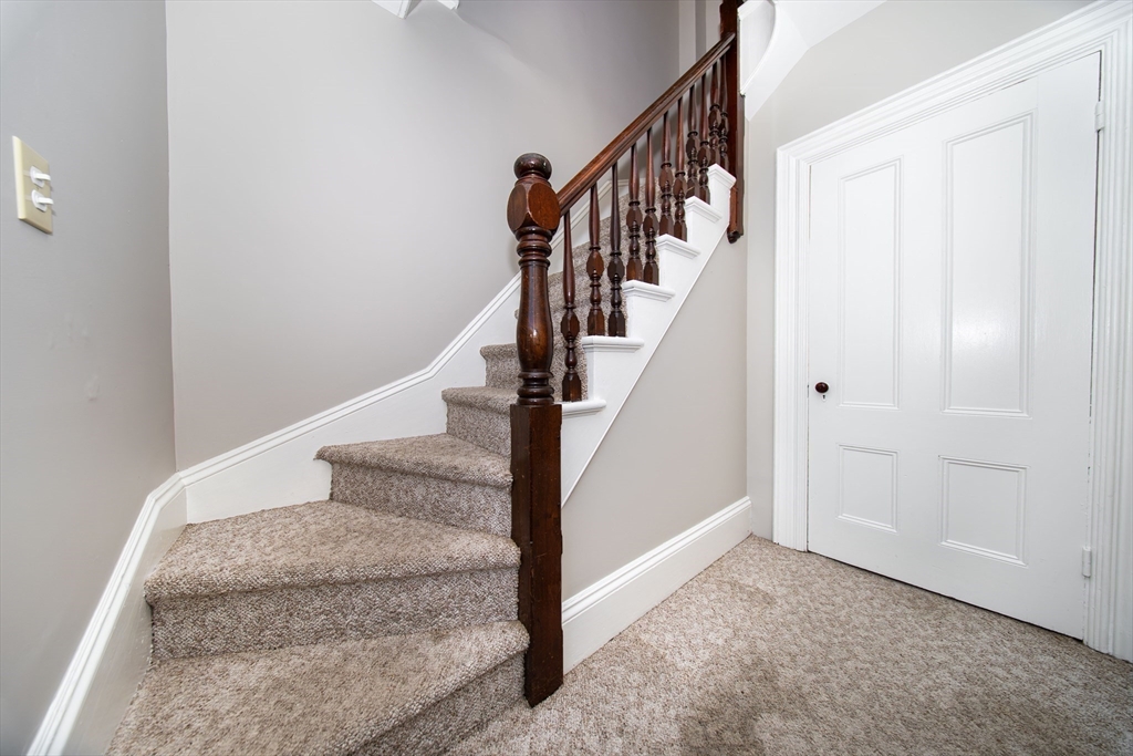 373 Whetstone Hill Road Somerset, MA 02726 - Photo 8 of 40 Gallery Image 8