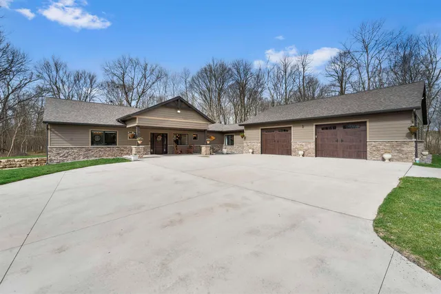 $2,199,900 | W7181 Duck Creek Avenue, Westfield, WI 53964