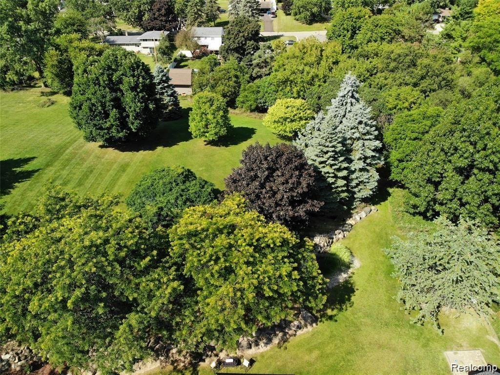 11483 Denton Hill Road Fenton, MI 48430 - Photo 2 of 43 DJI_0163v2.jpg