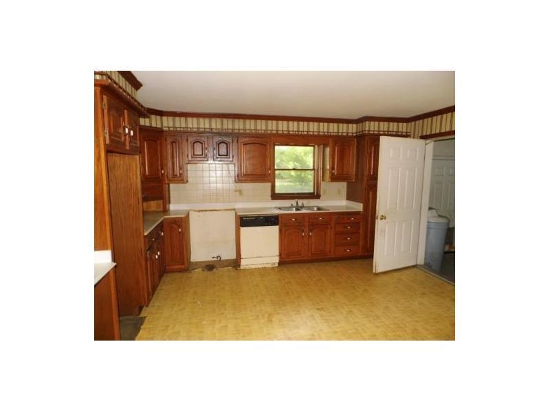 2347 Salisbury Road Richmond, IN 47374 - Photo 4 of 10