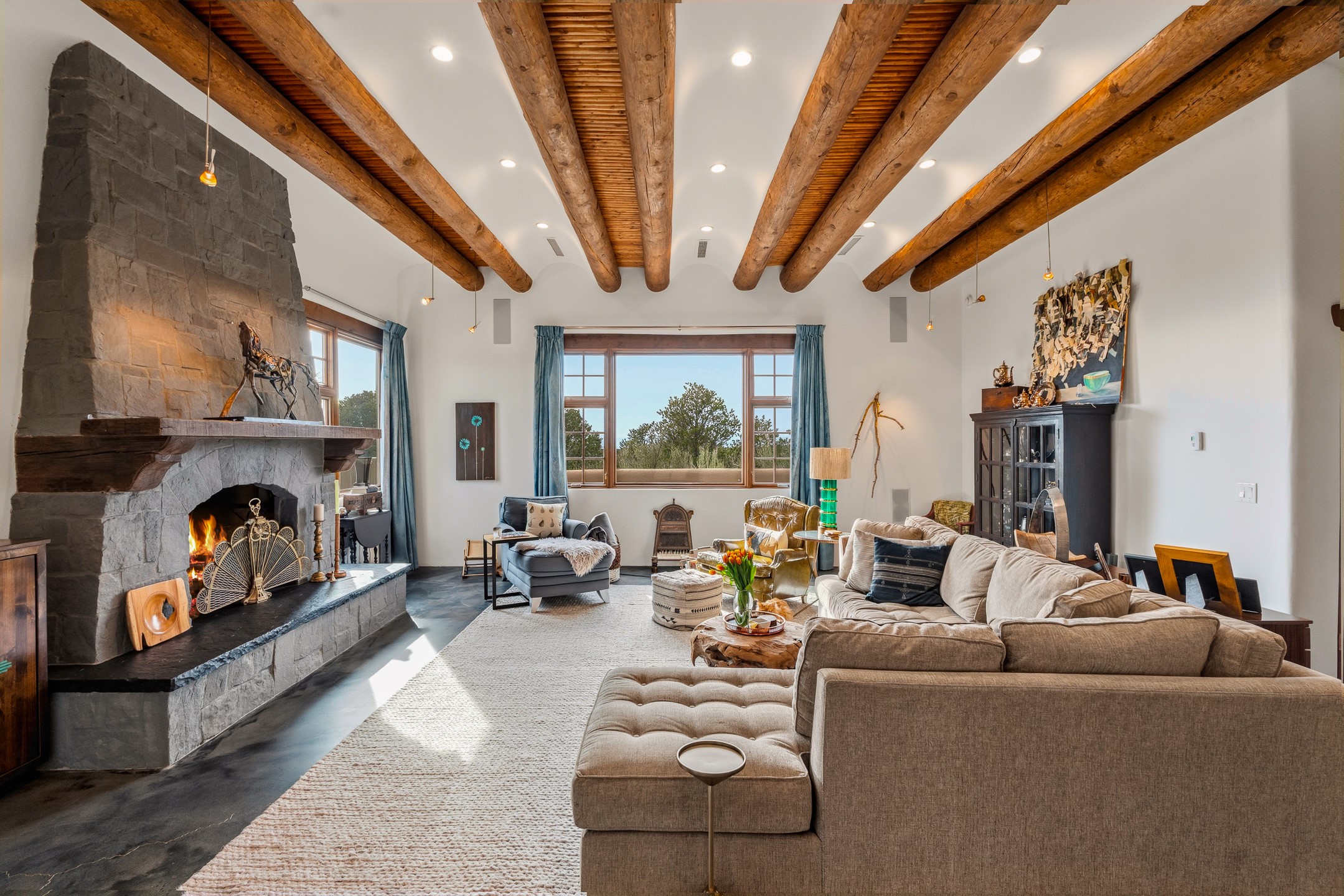 148 Barranca Road Santa Fe, NM 87501 - Photo 10 of 86 Living room