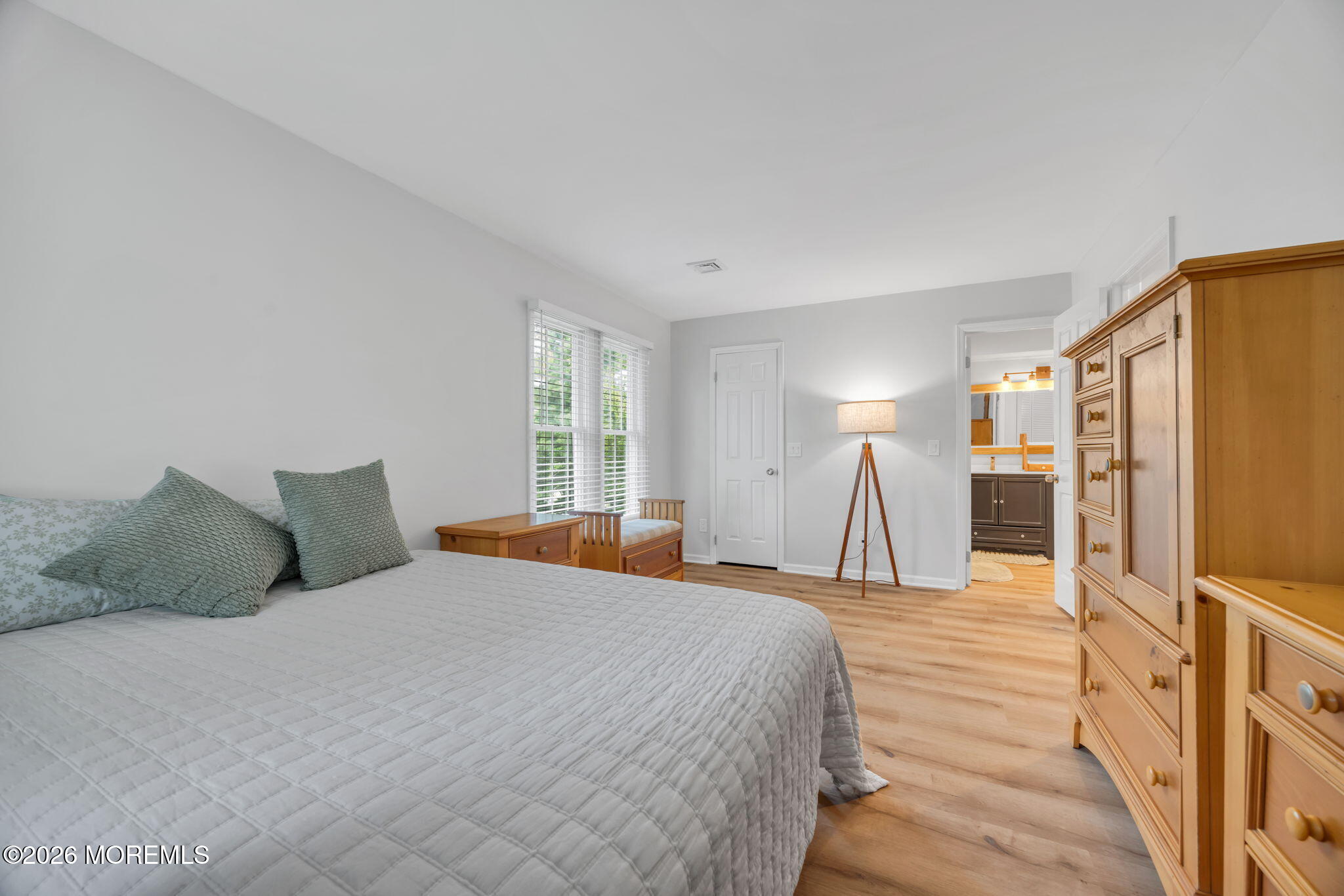 22 Alexandria Way Basking Ridge, NJ 07920 - Photo 23 of 33 25-web-or-mls-2M1A2259