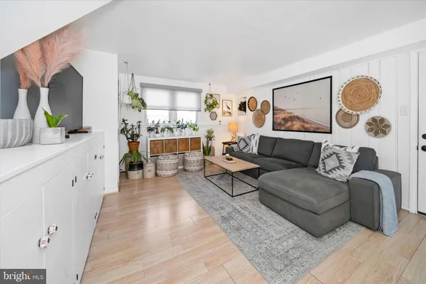 $2,975 | 1912 Longcome Drive, Wilmington, DE 19810