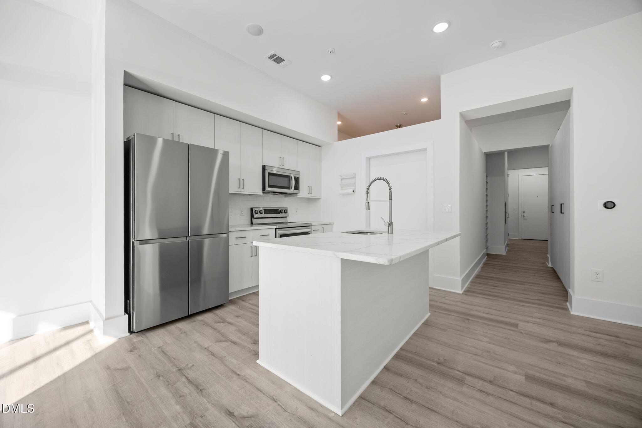 2441 Campus Shore Drive, Unit 109A Raleigh, NC 27606 - Photo 4 of 48 kitchen
