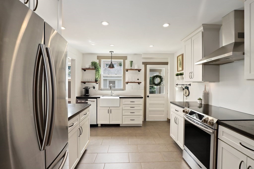 25 Marlborough Road Waltham, MA 02452 - Photo 1 of 38 Gallery Image 1