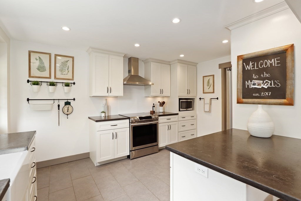 25 Marlborough Road Waltham, MA 02452 - Photo 3 of 38 Gallery Image 3