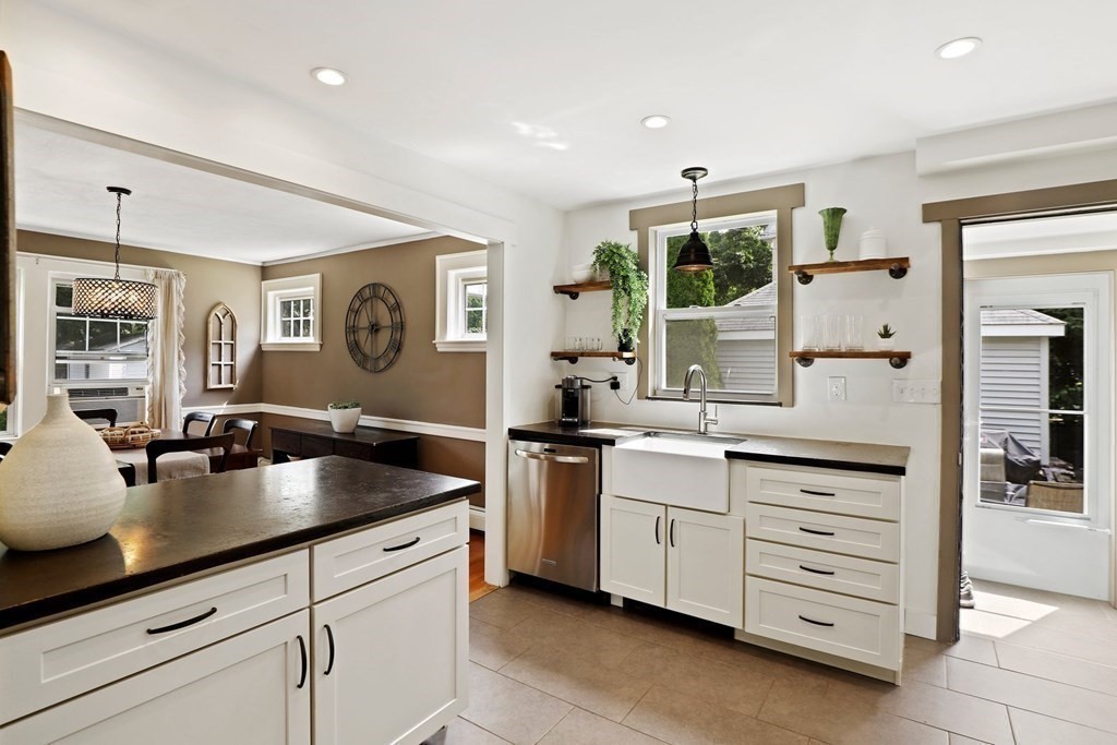 25 Marlborough Road Waltham, MA 02452 - Photo 4 of 38 Gallery Image 4