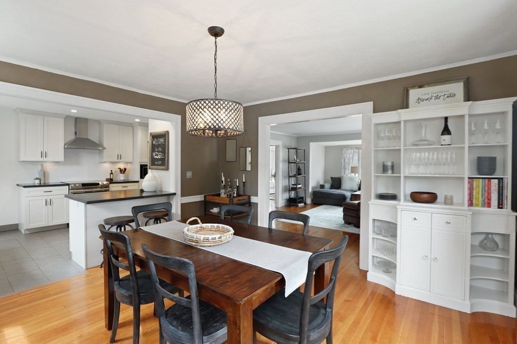 25 Marlborough Road Waltham, MA 02452 - Photo 7 of 38 Gallery Image 7