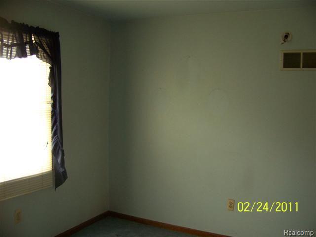 697 Range Road Marysville, MI 48040 - Photo 2 of 7 102_1876