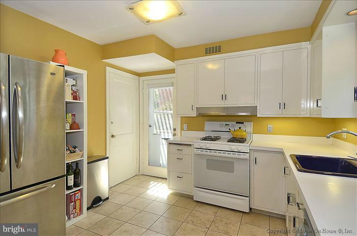 9120 Sudbury Road Silver Spring, MD 20901 - Photo 15 of 25 Kitchen