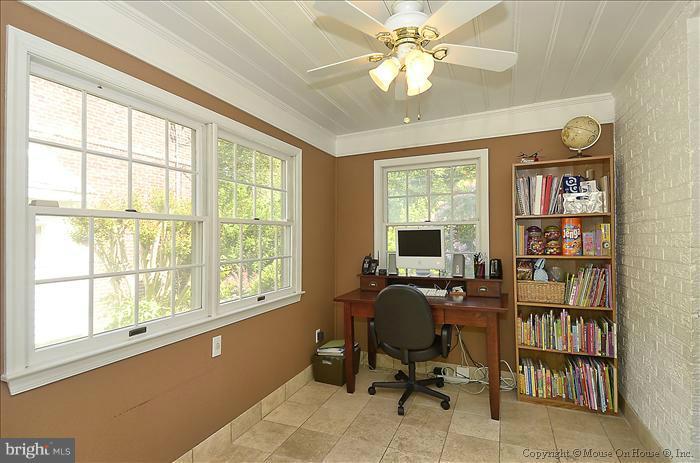 9120 Sudbury Road Silver Spring, MD 20901 - Photo 22 of 25 Sunroom/office