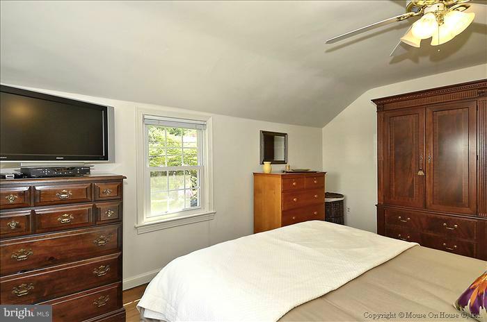 9120 Sudbury Road Silver Spring, MD 20901 - Photo 23 of 25 Bedroom (Master)