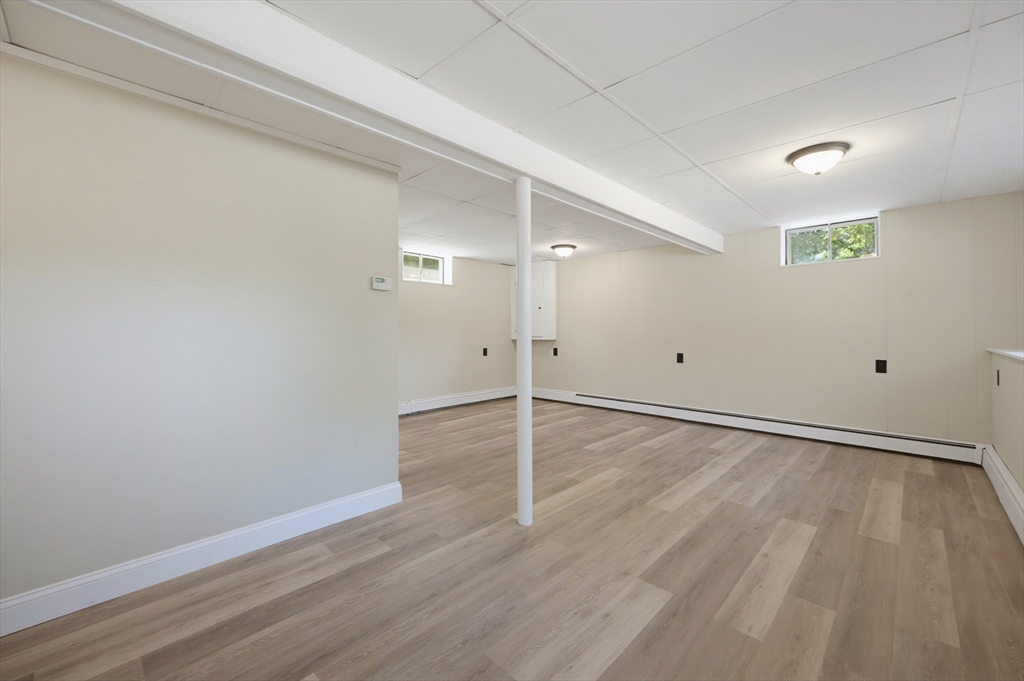 385 River Road Uxbridge, MA 01569 - Photo 24 of 34