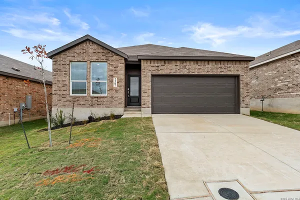 $289,000 | 2307 Fort Davis Pass, Marion, TX 78124
