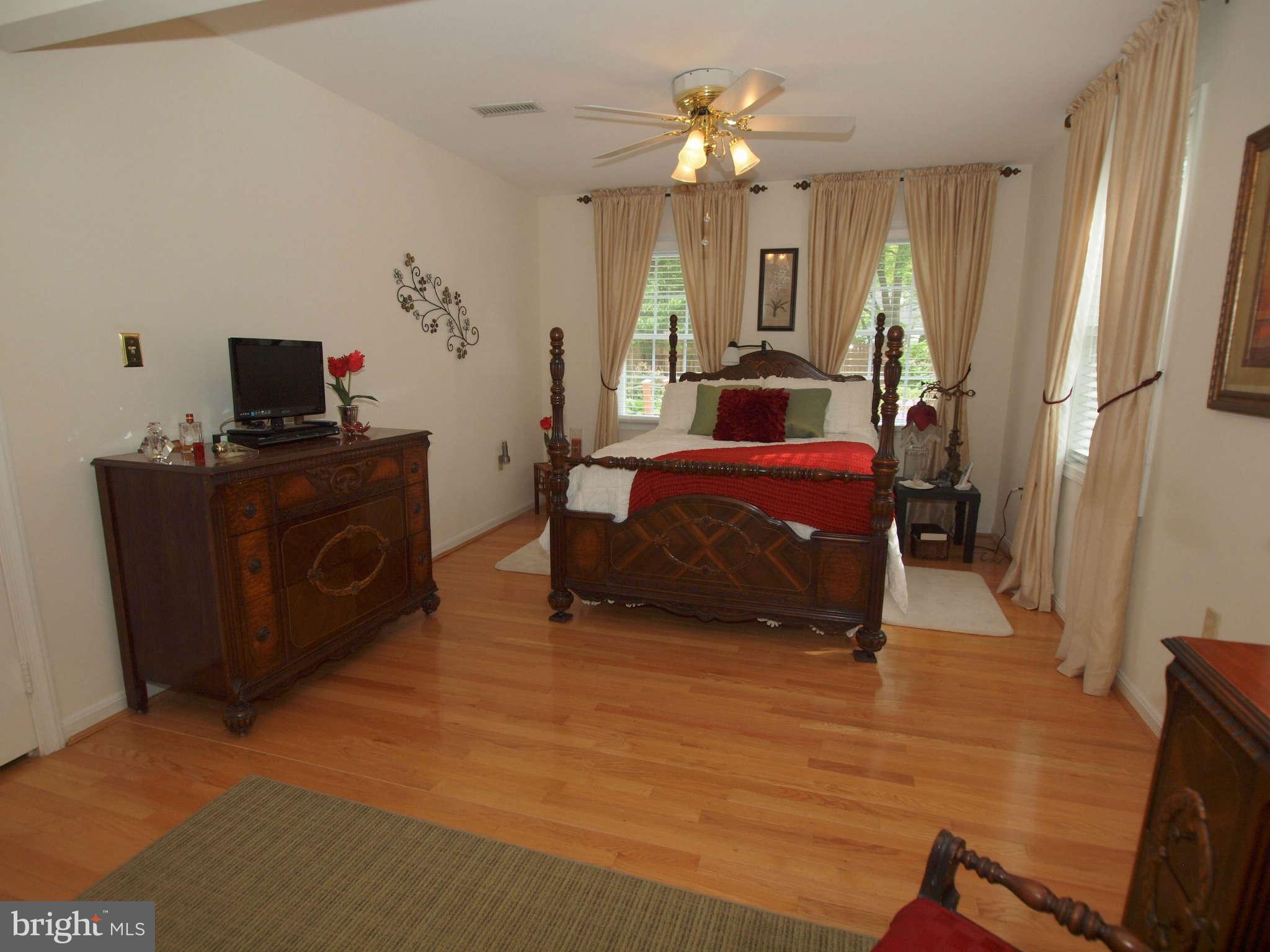 3203 Cofer Road Falls Church, VA 22042 - Photo 23 of 30 Bedroom (Master)