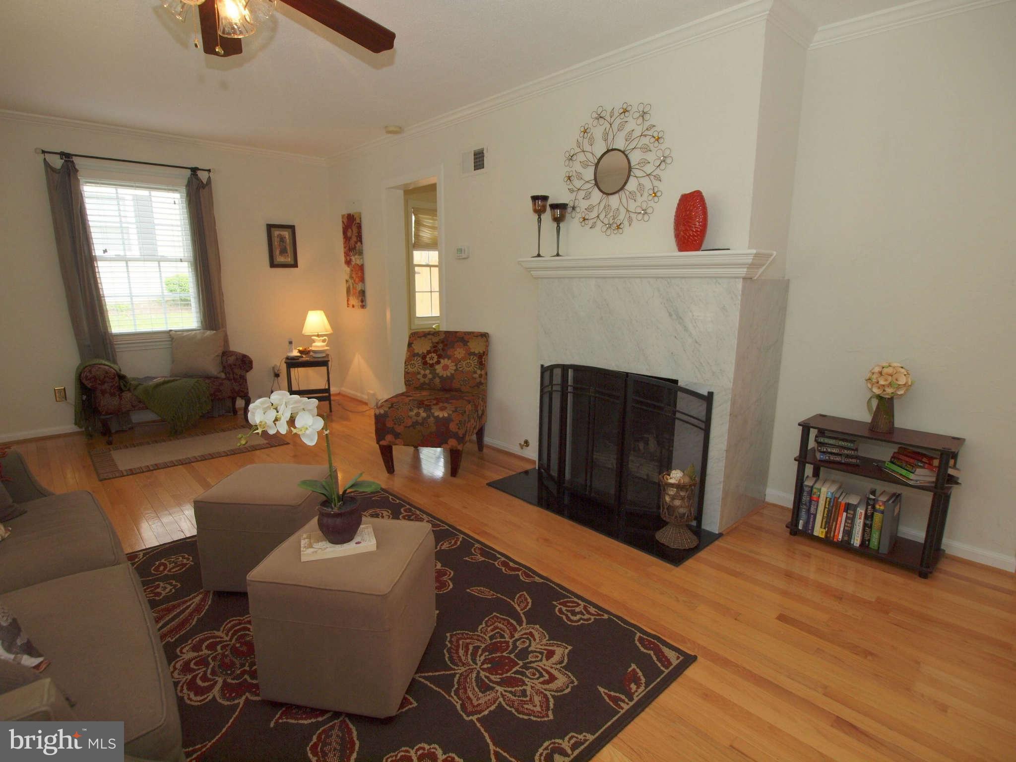 3203 Cofer Road Falls Church, VA 22042 - Photo 6 of 30 Living Room