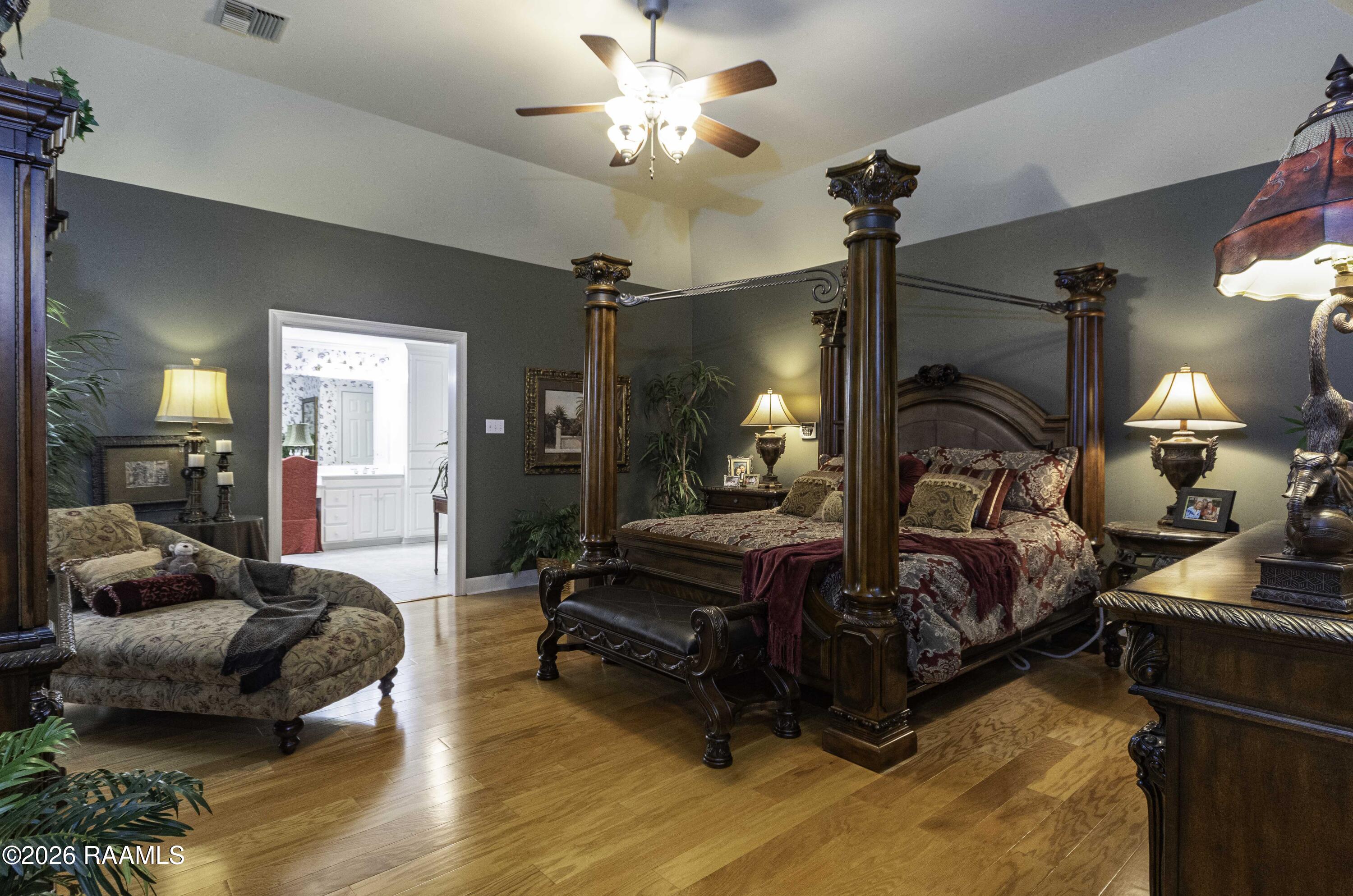 2014 Old Jeanerette Road New Iberia, LA 70563 - Photo 16 of 35 Primary Bedroom 3