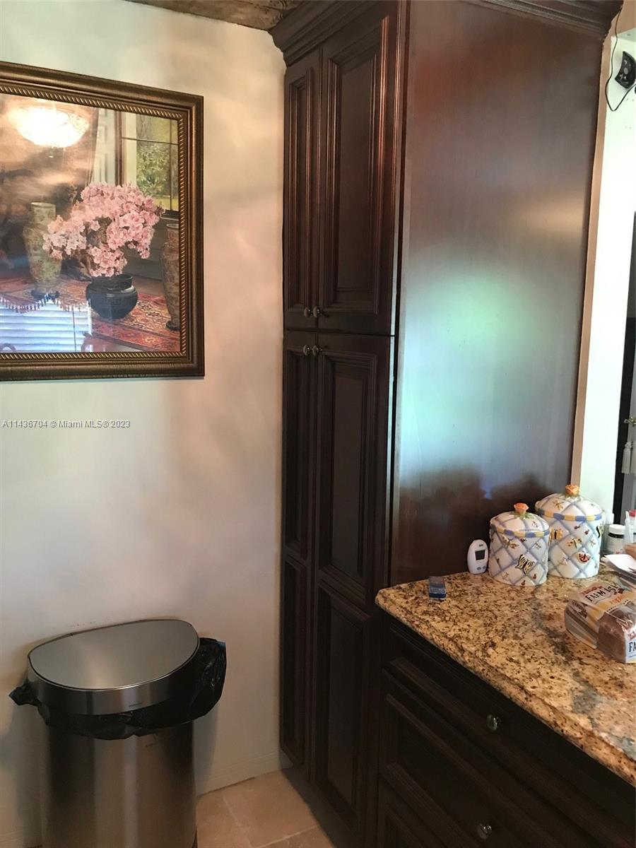 1205 North 30th Road Hollywood, FL 33021 - Photo 12 of 47 Gallery Image 12