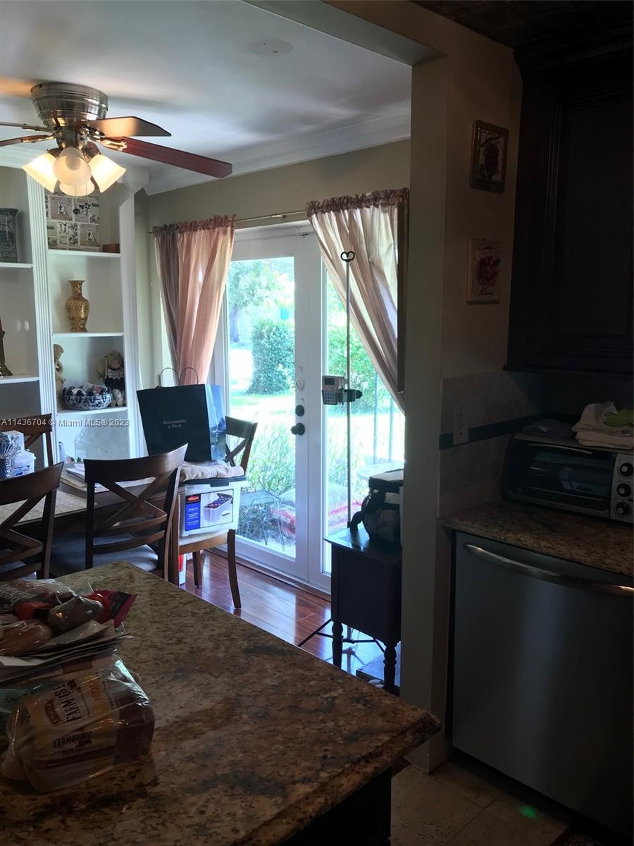 1205 North 30th Road Hollywood, FL 33021 - Photo 14 of 47 Gallery Image 14