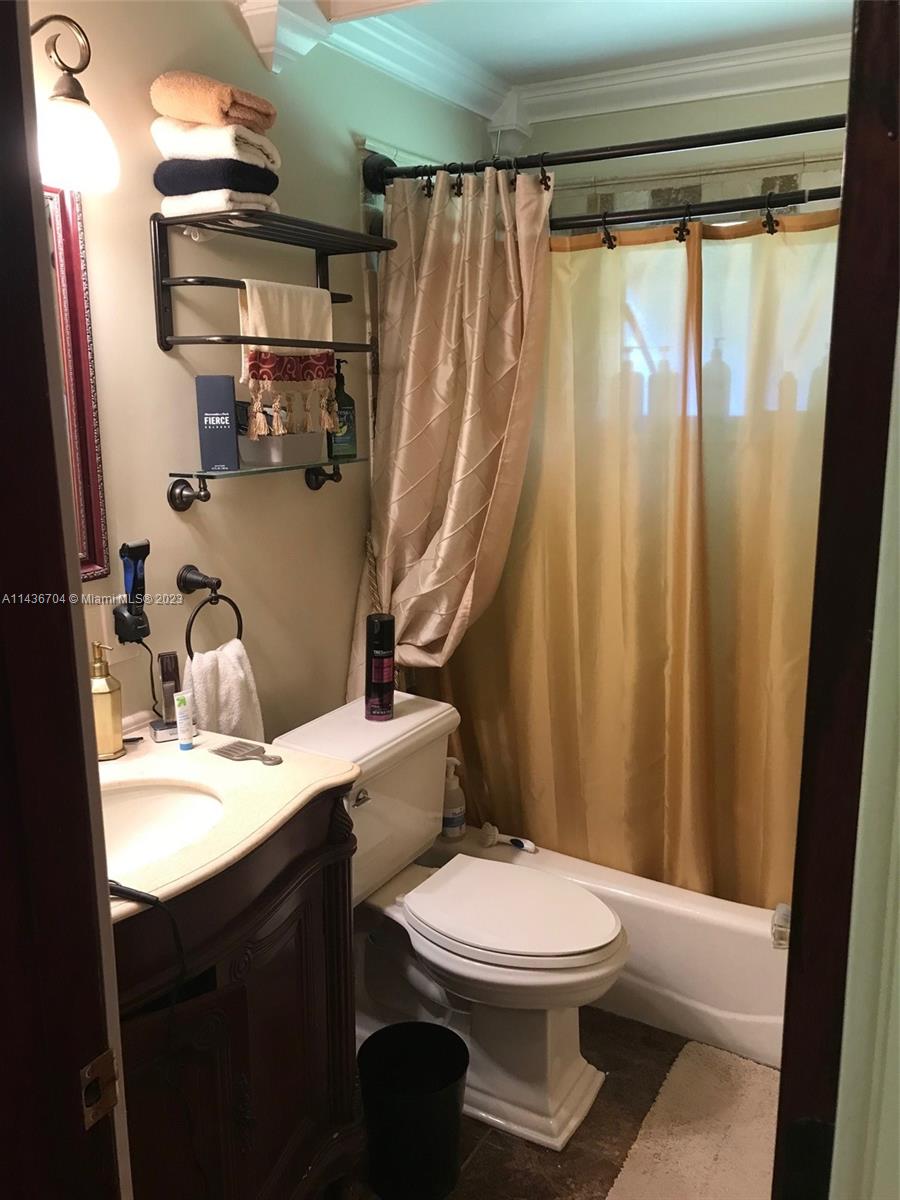 1205 North 30th Road Hollywood, FL 33021 - Photo 27 of 47 Gallery Image 27