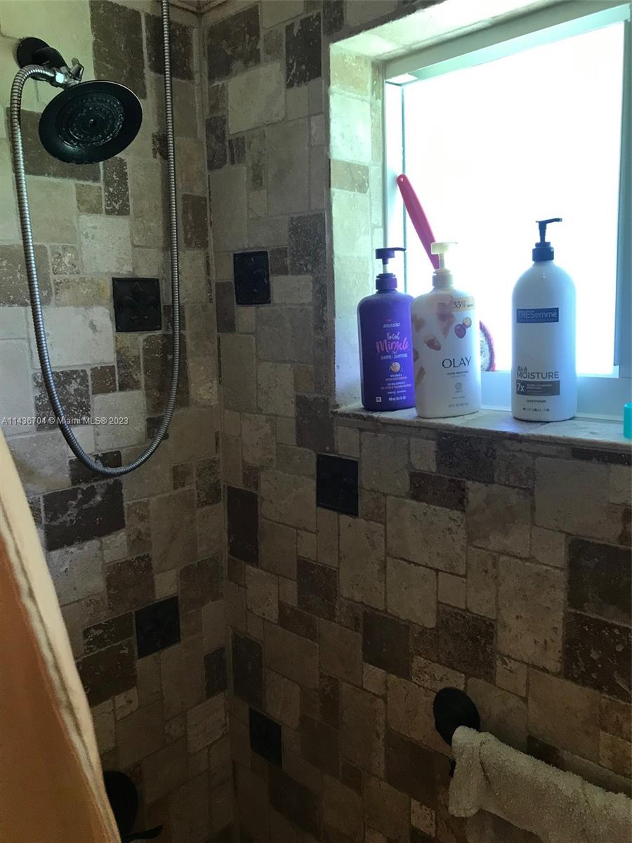 1205 North 30th Road Hollywood, FL 33021 - Photo 28 of 47 Gallery Image 28