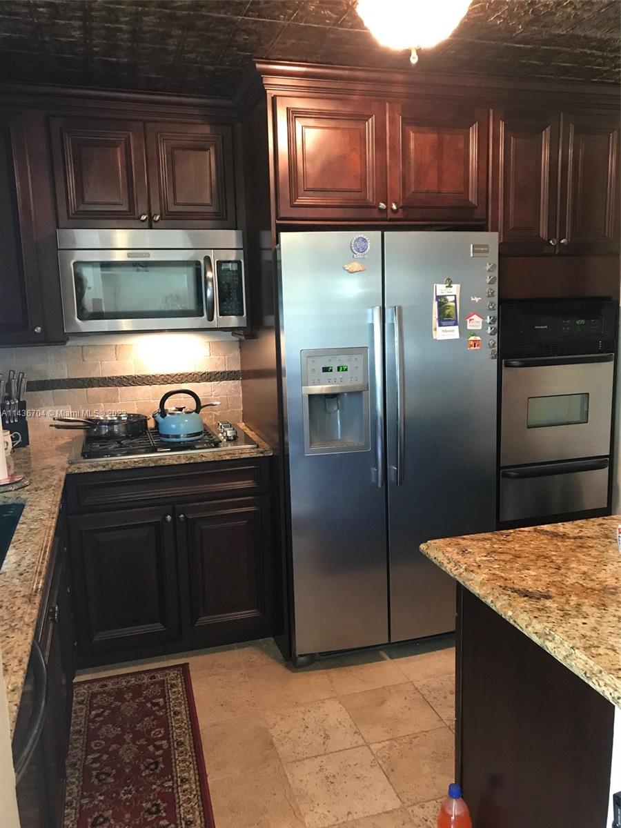 1205 North 30th Road Hollywood, FL 33021 - Photo 10 of 47 Gallery Image 10