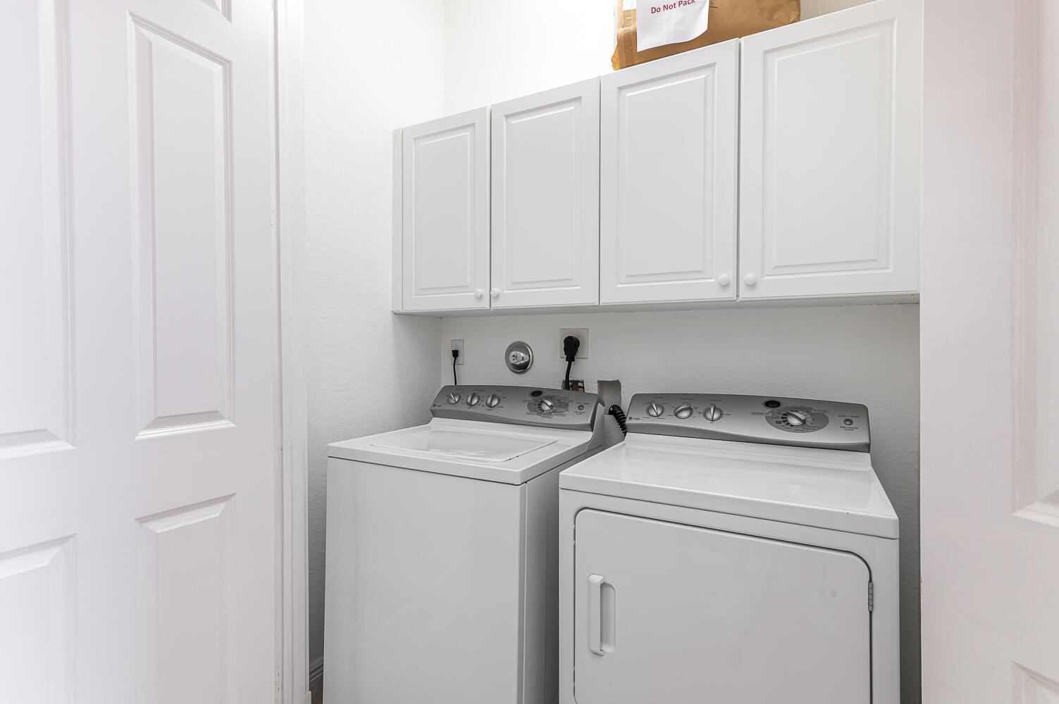 8314 Northwest 7th Court Boca Raton, FL 33487 - Photo 18 of 39 Washer and Dryer