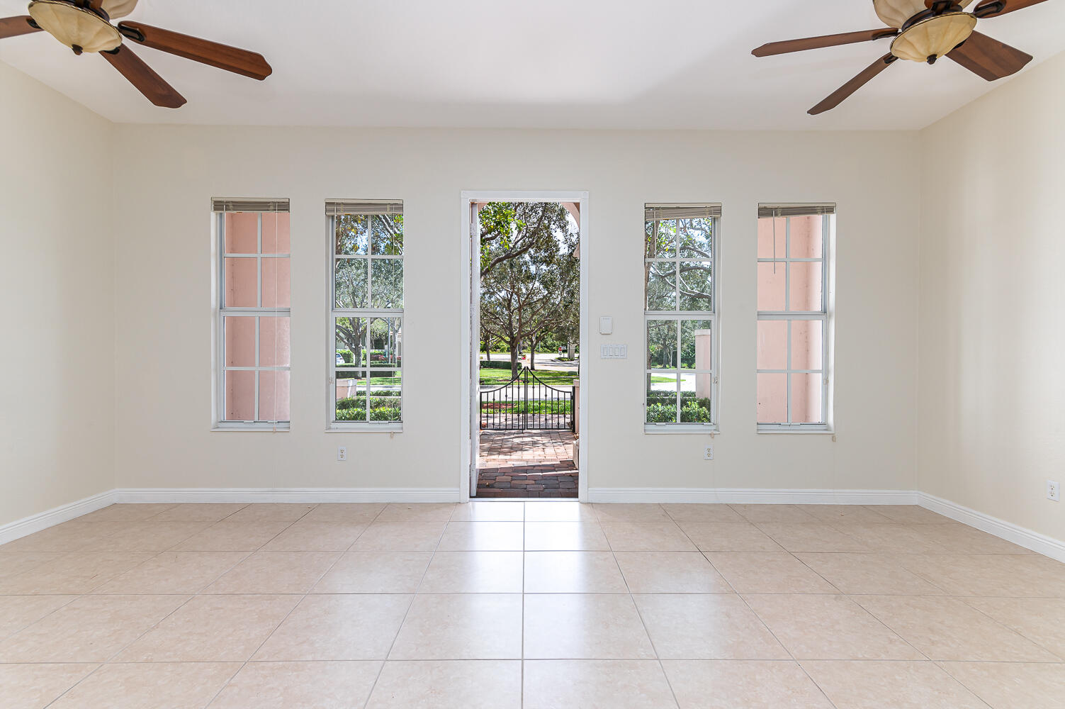 8314 Northwest 7th Court Boca Raton, FL 33487 - Photo 6 of 39 Living Room