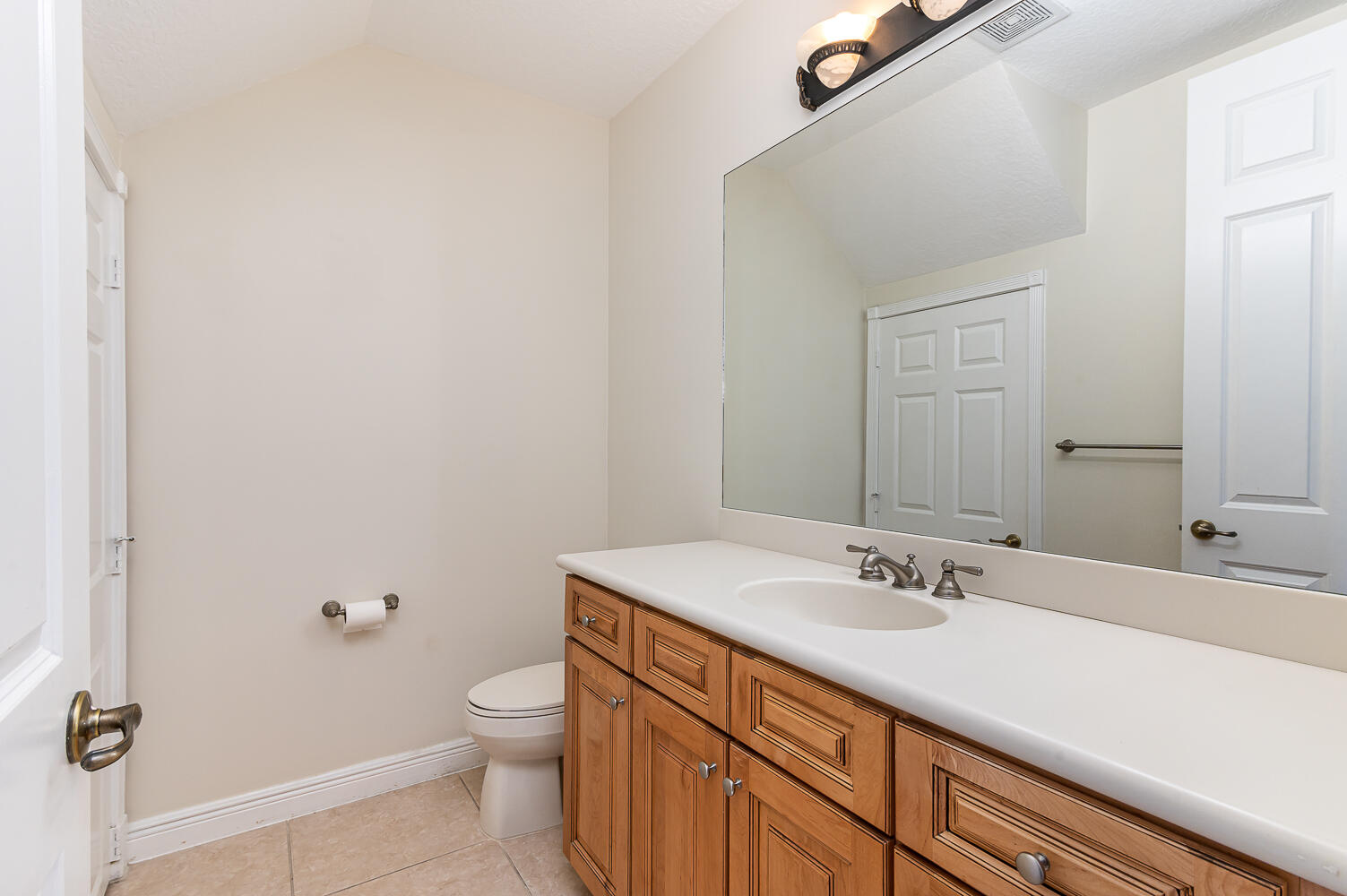 8314 Northwest 7th Court Boca Raton, FL 33487 - Photo 10 of 39 Guest Bathroom