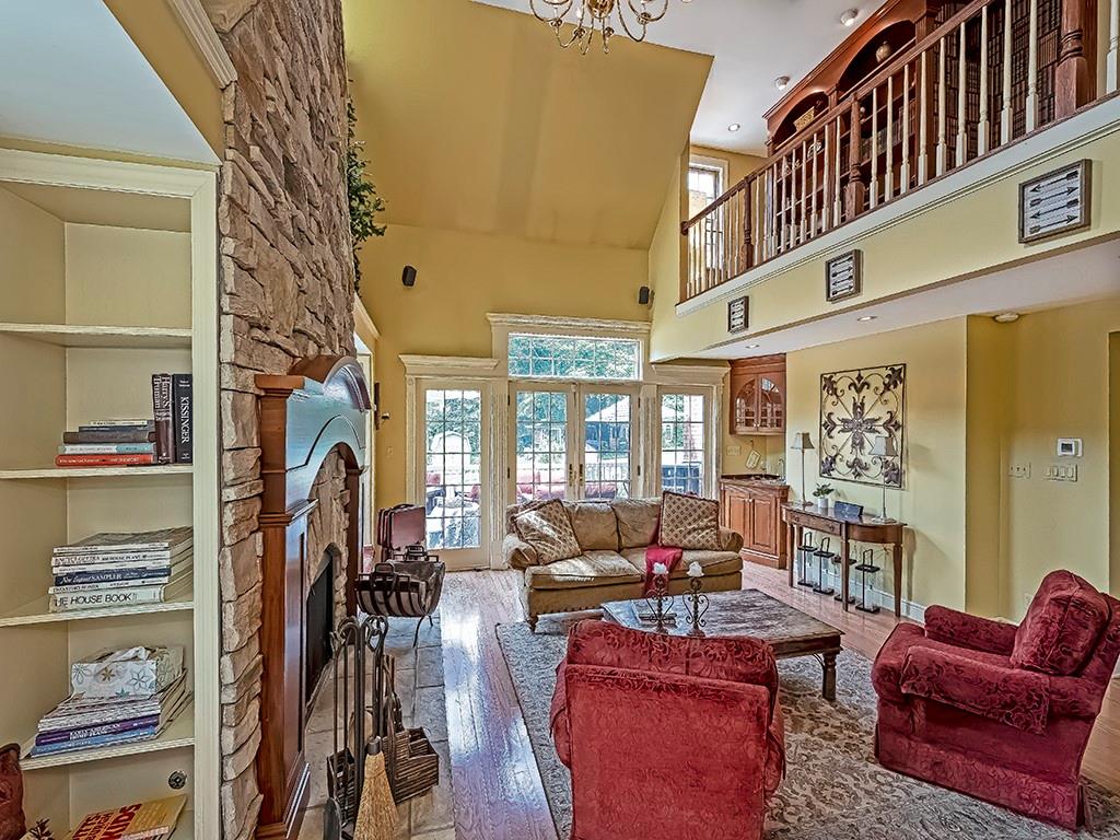 217 Seegar Road Pittsburgh, PA 15241 - Photo 3 of 25 Gallery Image 3