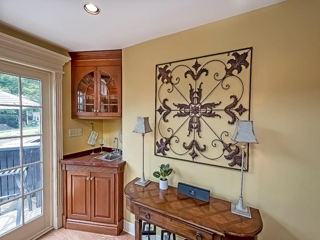 217 Seegar Road Pittsburgh, PA 15241 - Photo 5 of 25 Gallery Image 5