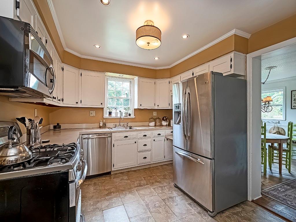 217 Seegar Road Pittsburgh, PA 15241 - Photo 9 of 25 Gallery Image 9