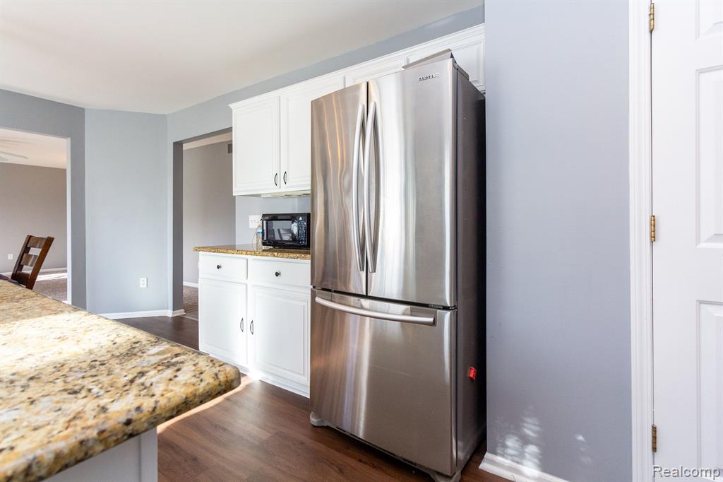 1582 Nadine Rochester Hills, MI 48307 - Photo 18 of 58