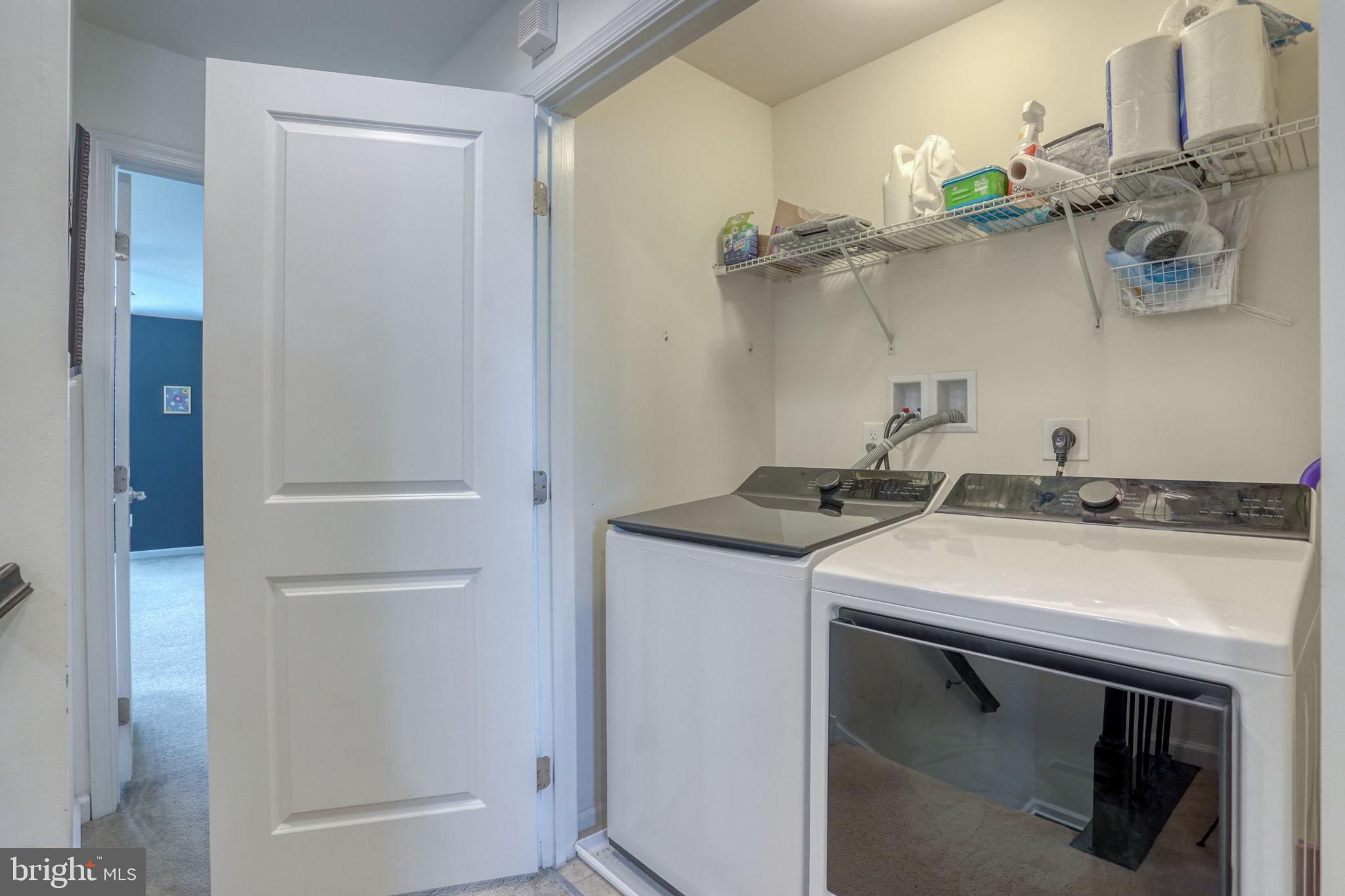 602 Barrie Road Middletown, DE 19709 - Photo 22 of 35 a bathroom with a sink and mirror