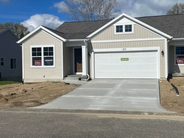 $379,900 | 1571 North Village Circle, Kalamazoo, MI 49009