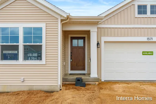 $379,900 | 1571 North Village Circle, Kalamazoo, MI 49009