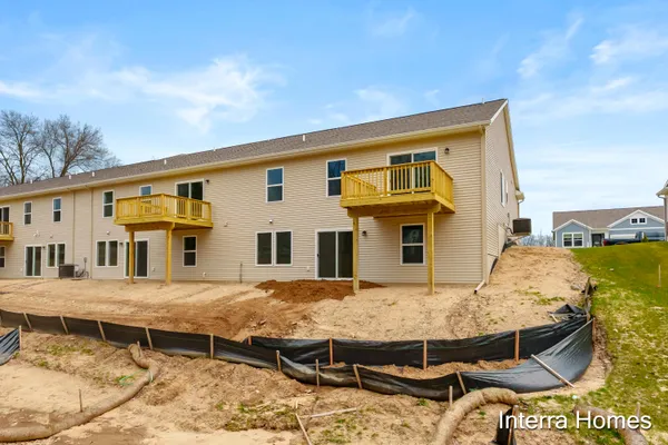 $379,900 | 1571 North Village Circle, Kalamazoo, MI 49009