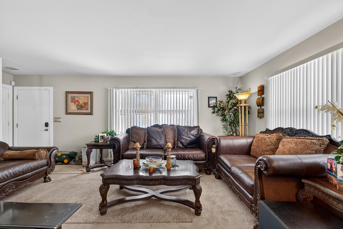 5137 North 66th Street Milwaukee, WI 53218 - Photo 2 of 19 Living Area