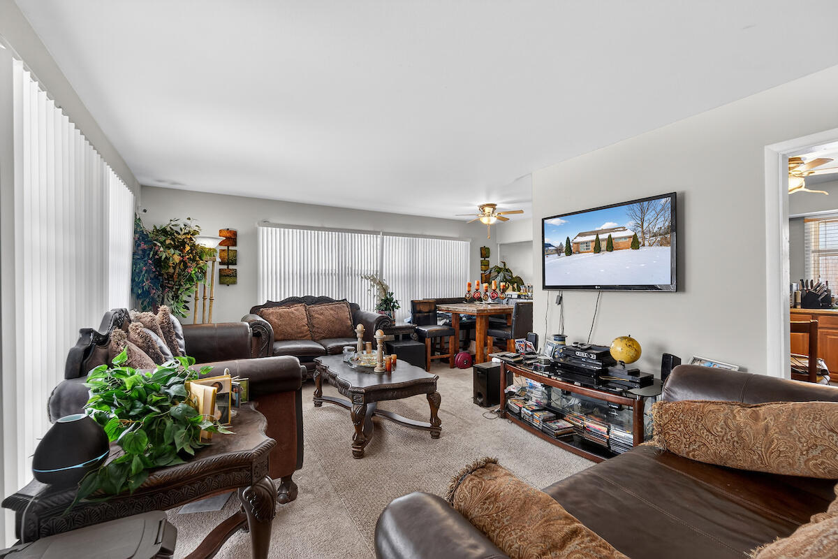 5137 North 66th Street Milwaukee, WI 53218 - Photo 3 of 19 Living Area