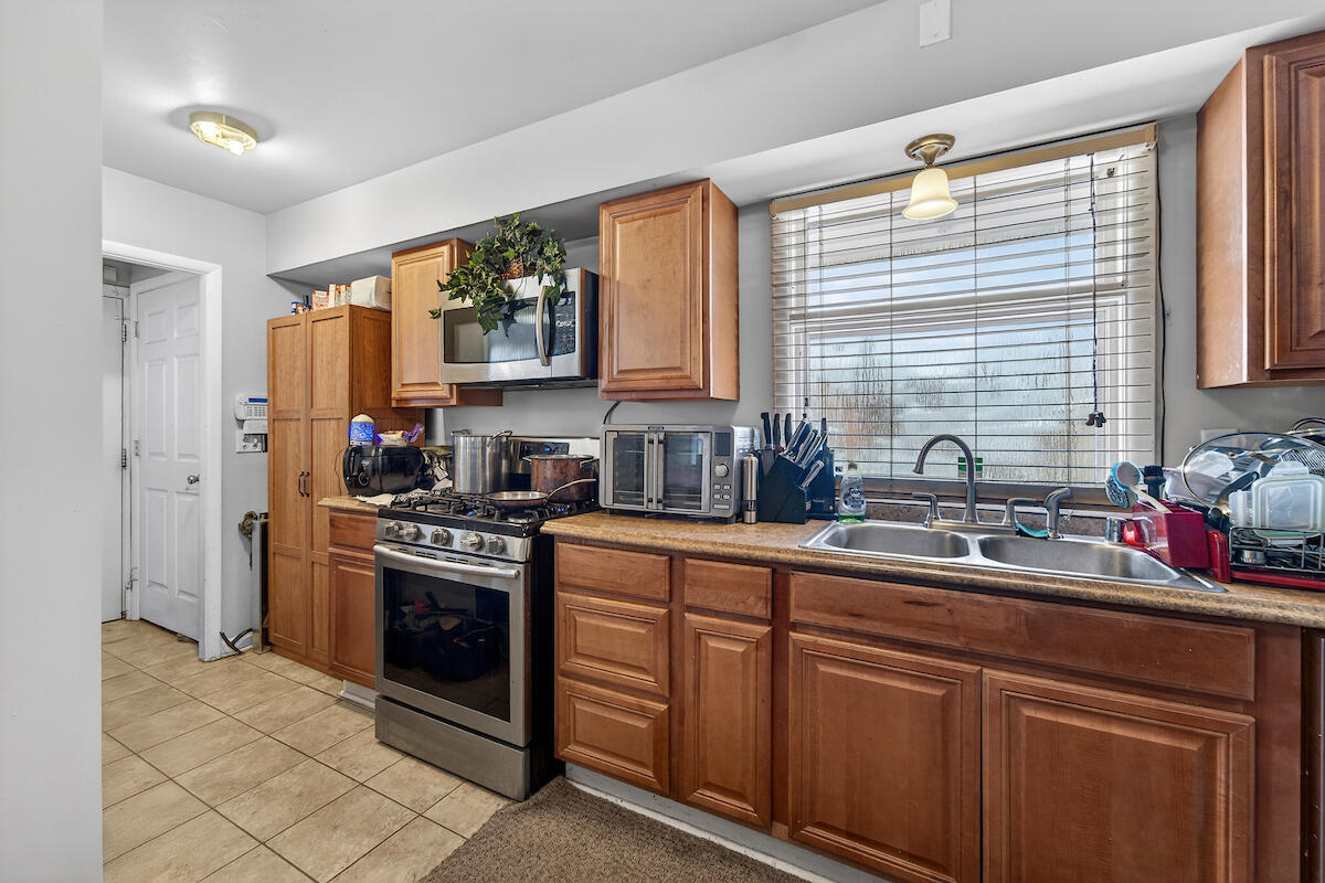 5137 North 66th Street Milwaukee, WI 53218 - Photo 7 of 19 Kitchen