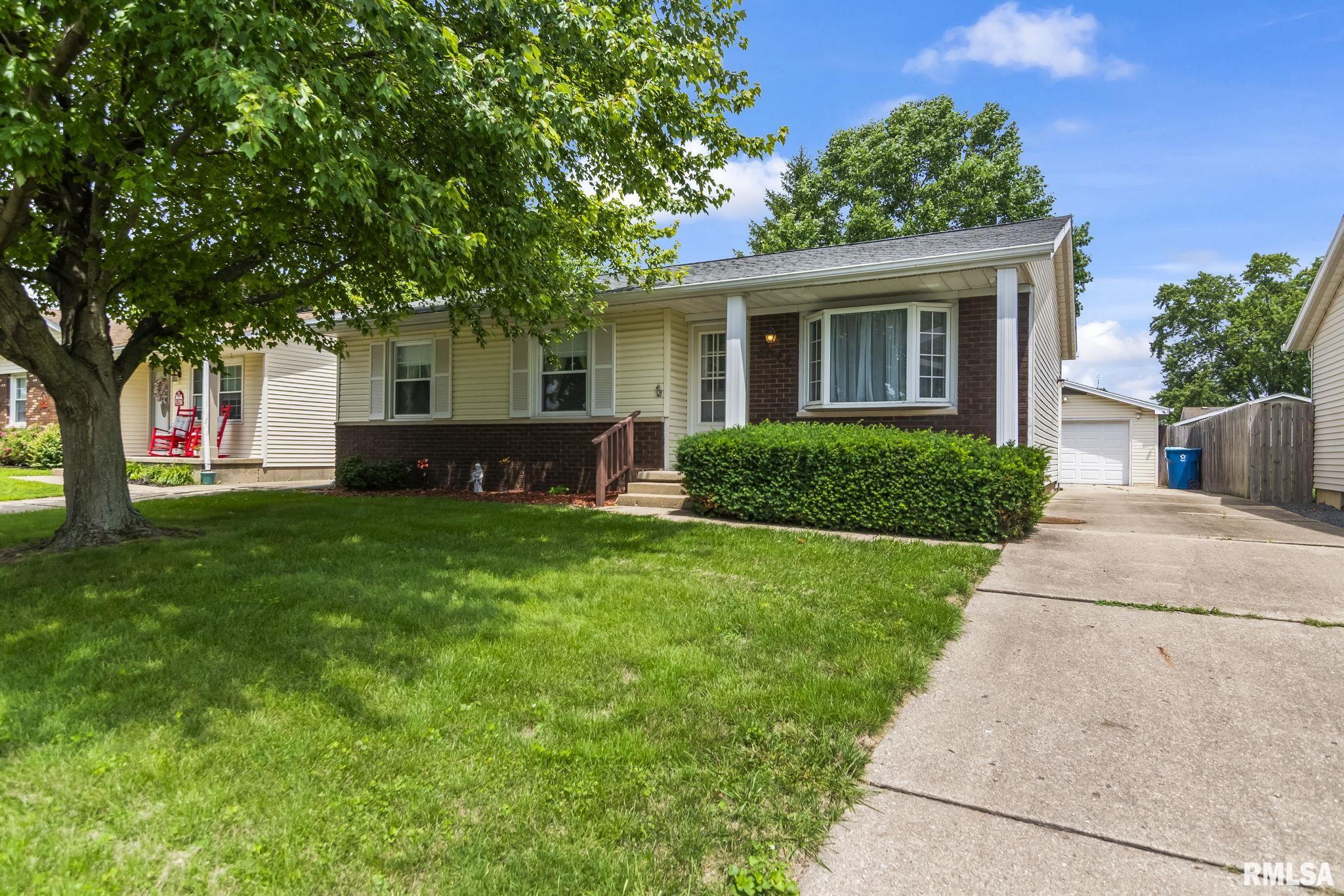 3025 East Griffiths Avenue Springfield, IL 62702 - Photo 1 of 34