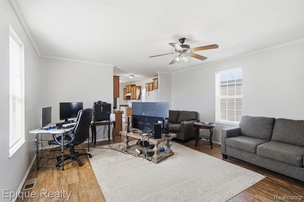 16031 Beech Daly Road Taylor, MI 48180 - Photo 7 of 21