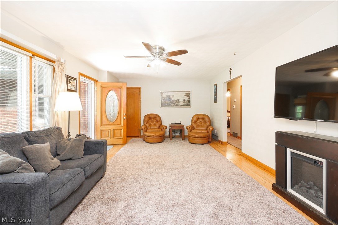1943 Faye Road Akron, OH 44306 - Photo 3 of 35 Gallery Image 3