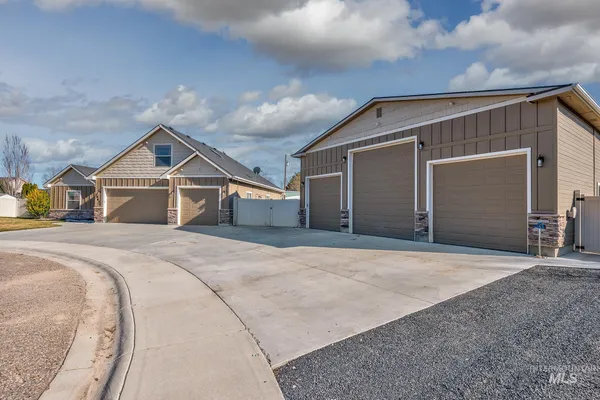 $750,000 | 2630 Dogwood Avenue, Fruitland, ID 83619