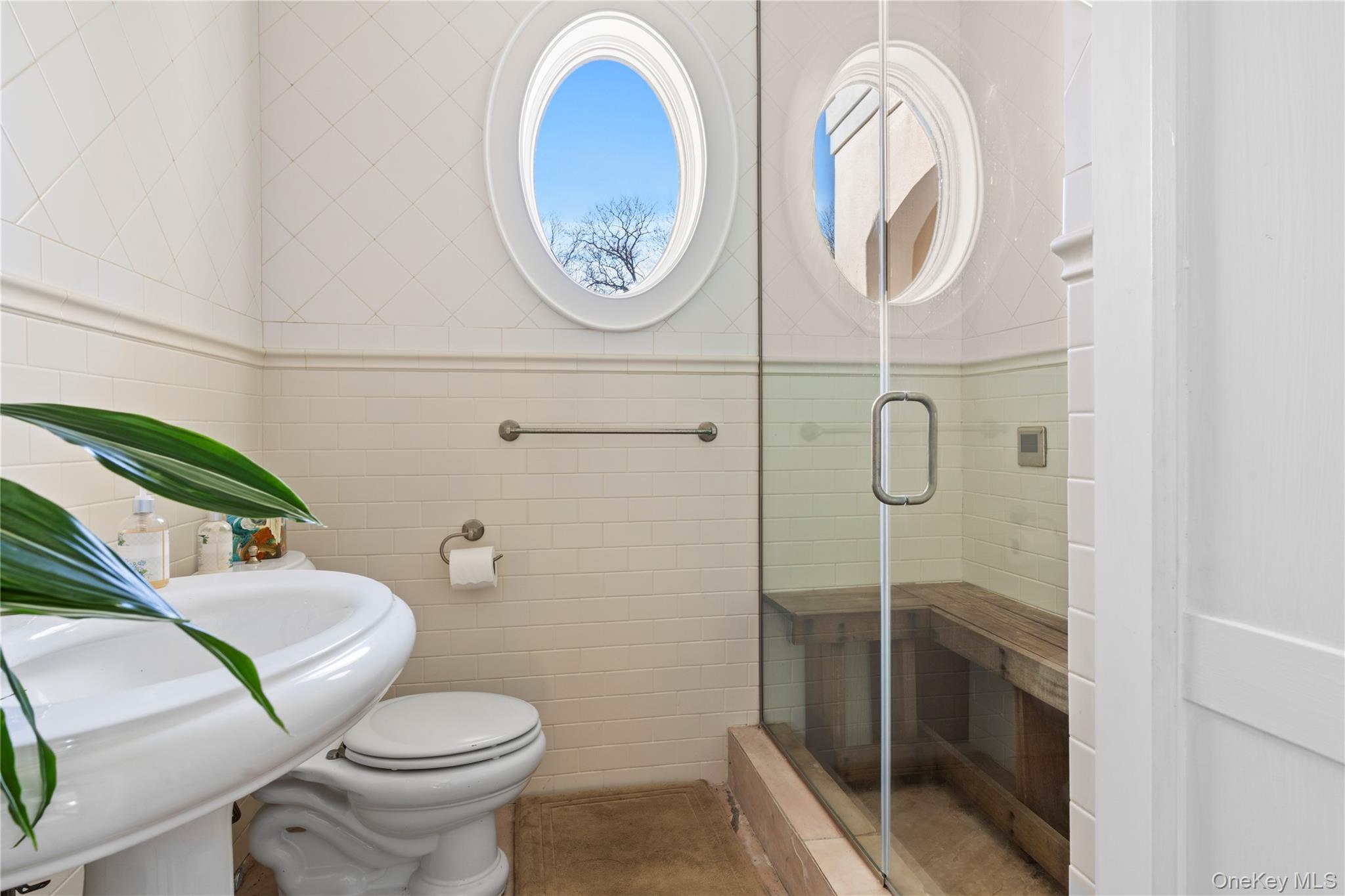 3172 Sound Avenue Riverhead, NY 11901 - Photo 33 of 49 Full guest bathroom