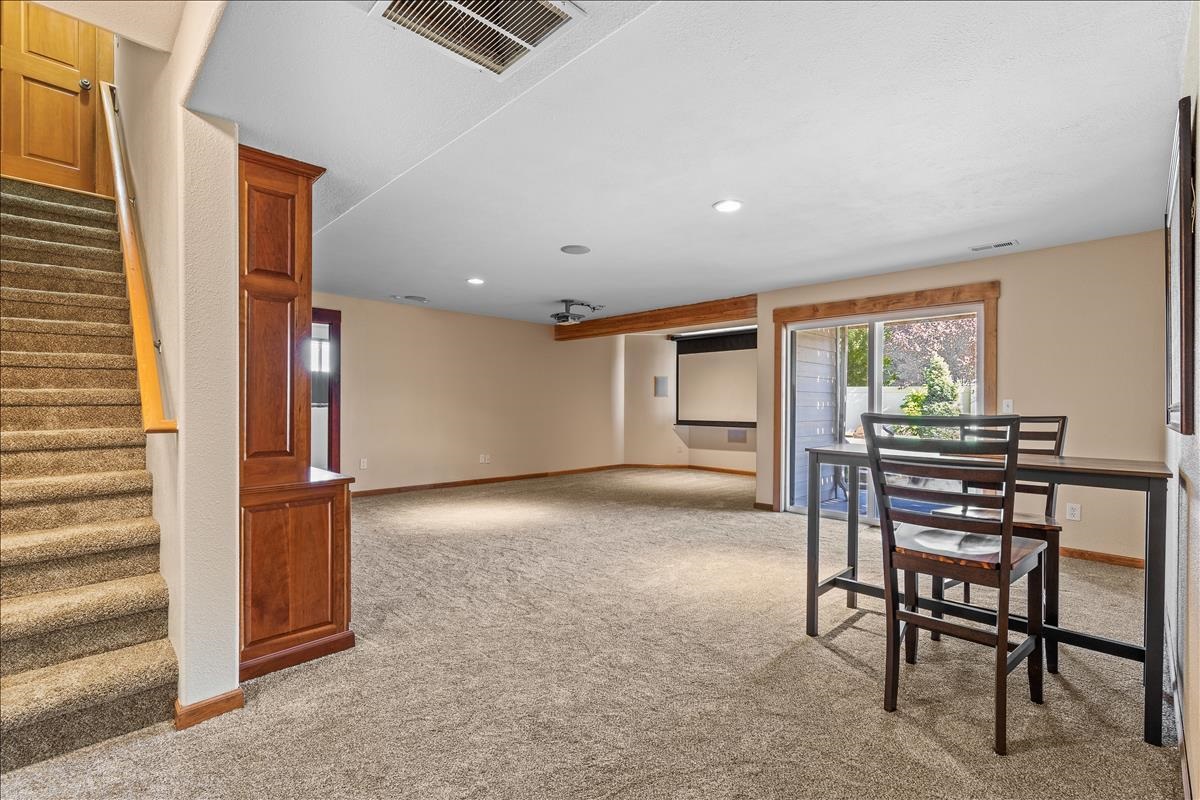 2117 South Meadowview Road Greenacres, WA 99016 - Photo 15 of 26