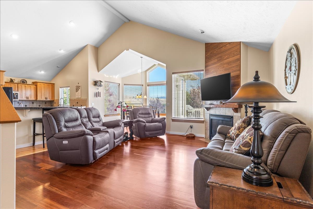 2117 South Meadowview Road Greenacres, WA 99016 - Photo 3 of 26